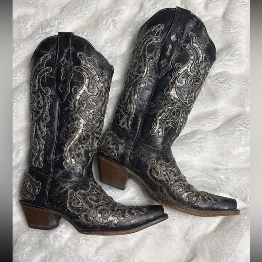 Corral Black and Silver Embroidered Heeled Boots